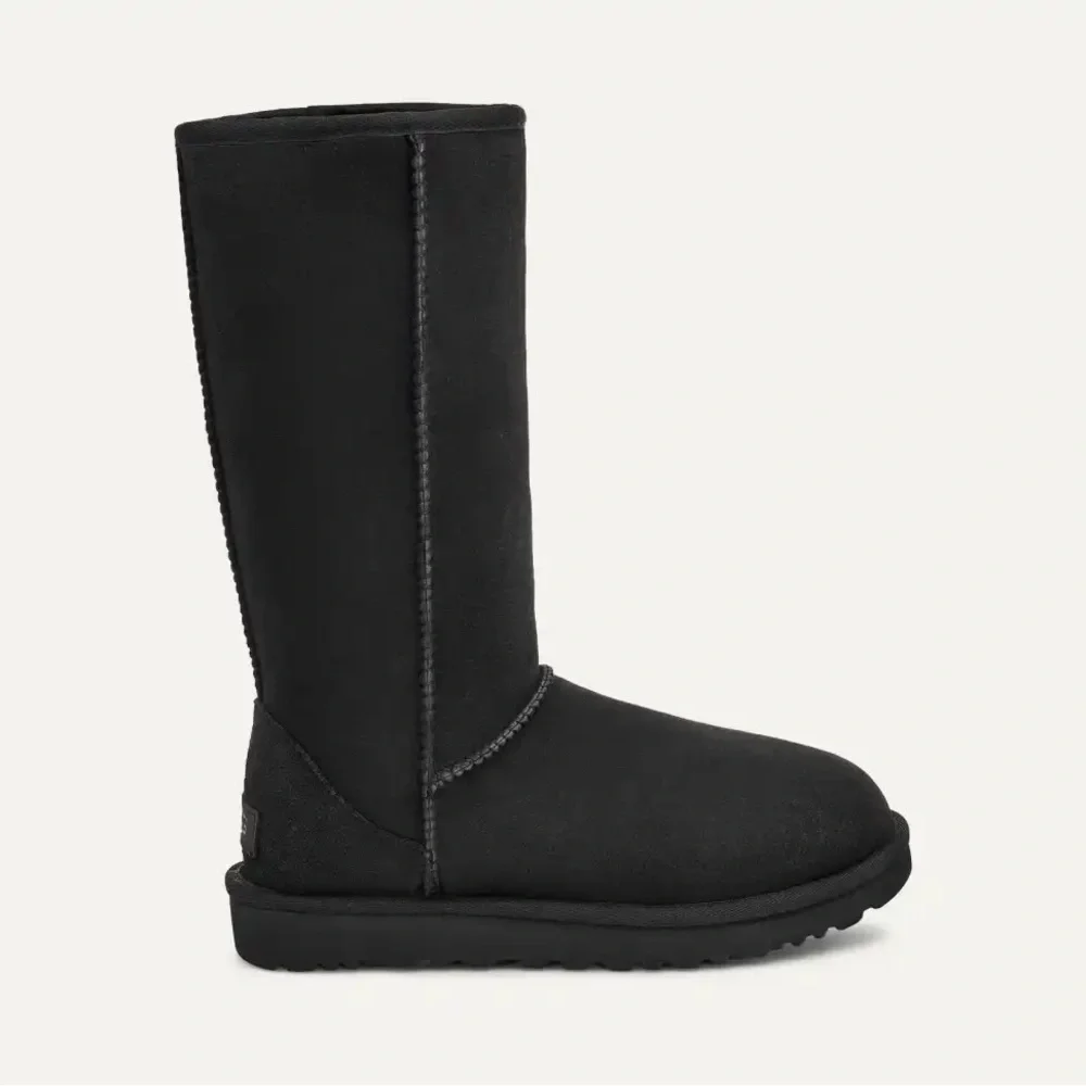 UGG Black Classic Tall Boot Winter Sheepskin Fur Women Size 6